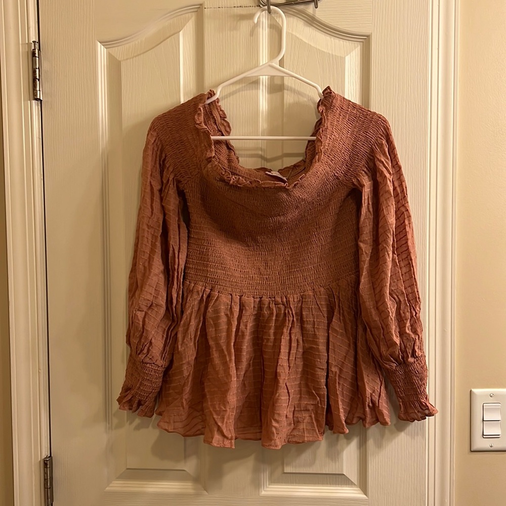Blush of the shoulder top. Pink Lily. Medium.